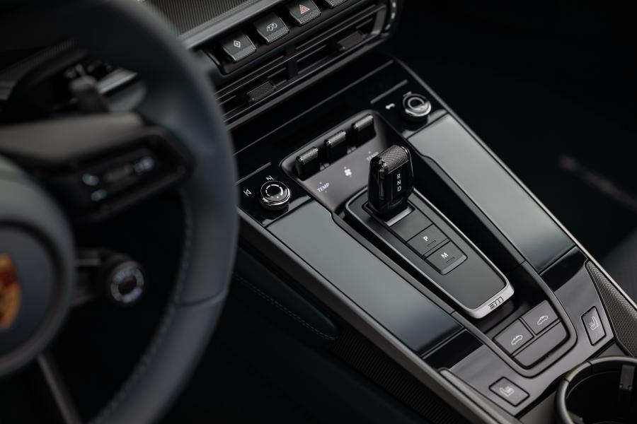 Детали интерьера Porsche 911 Targa 4 (992) 2020 года  (WW) (фото 33 из 43)